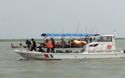 মেঘনায় নৌকা ডুবি, ২ মরদেহ উদ্ধার 