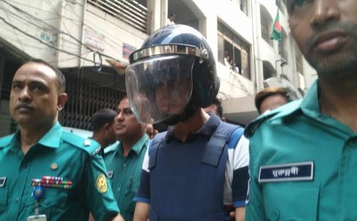 যাত্রাবাড়ী থানার সেই ওসিকে ট্রাইব্যুনালে হাজির 