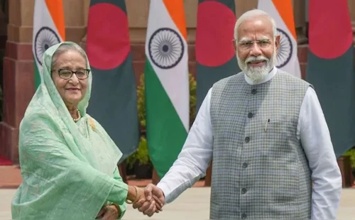শেখ হাসিনাকে আশ্রয় নিয়ে প্রশ্ন উঠছে ভারতে 
