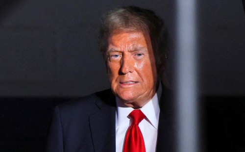 মামলা থেকে অব্যাহতি পেলেন না ট্রাম্প 