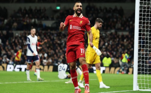 ৯ গোলের উৎসব শেষে জয়ের হাসি লিভারপুলের 