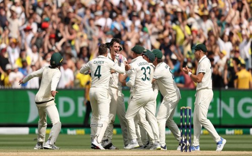 ভারতকে ১৮৪ রানে হারাল অস্ট্রেলিয়া 