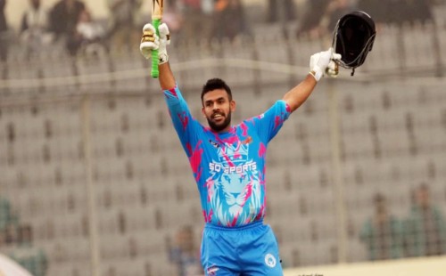 এবারের বিপিএলের প্রথম সেঞ্চুরি উসমান খানের 