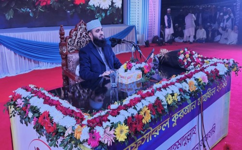 একদল খাইছে, আরেক দল খাওয়ার জন্য রেডি হয়ে আছে: আজহারী 