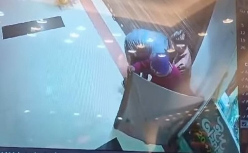 ৭ মিনিটে ১৫৯ ভরি স্বর্ণ চুরি 