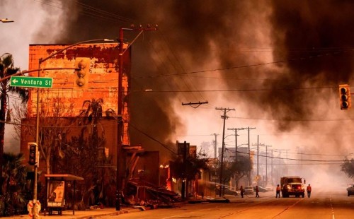 দাবানলে লস অ্যাঞ্জেলেসে নিহত বেড়ে ১০ 