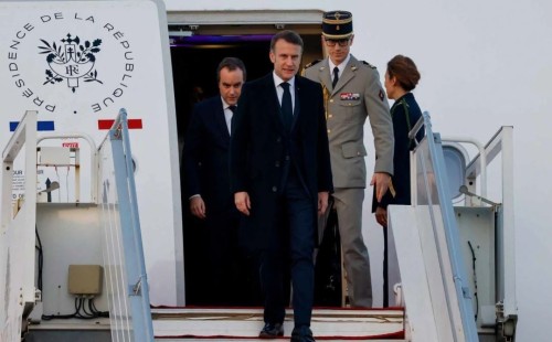 বৈরুত পৌঁছেছেন ফরাসি প্রেসিডেন্ট ম্যাক্রোঁ 