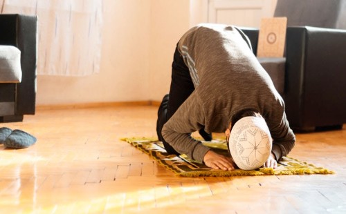 সাহু সিজদা কী, কেন কখন কীভাবে করতে হয়? 