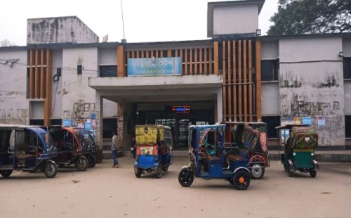 কুড়িগ্রামেও ট্রেন বন্ধ ভোগান্তিতে যাত্রীরা 