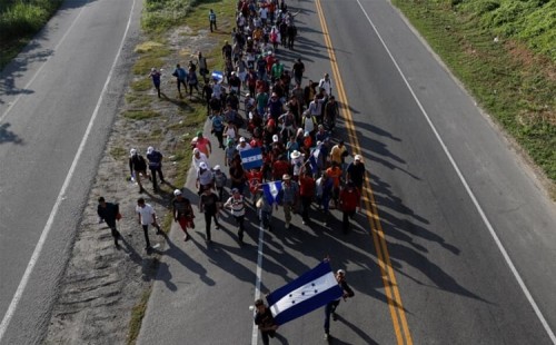 মার্কিন সীমান্তের দিকে মেক্সিকোর অভিবাসীদের যাত্রা 