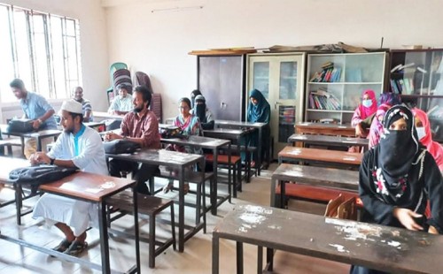 এক সপ্তাহ পর ক্লাসে ফিরল তিতুমীর শিক্ষার্থীরা 