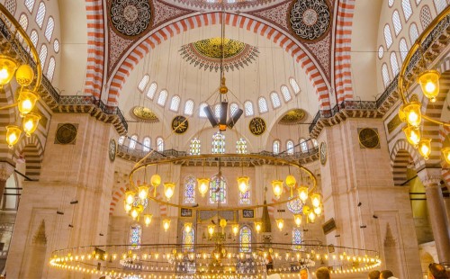 শয়তানের কুপ্রবৃত্তি থেকে কীভাবে নিজেকে দূরে রাখবেন 