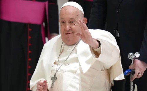 পোপের জন্য বিশ্বব্যাপী প্রার্থনা 