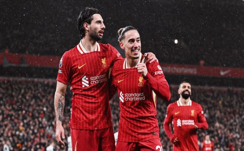 প্রিমিয়ার লিগে শিরোপার দৌড়ে লিভারপুল এখন অপ্রতিরোধ্য 