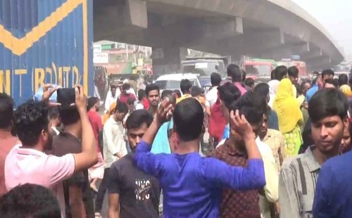 নারী শ্রমিকের মরদেহ গুমের অভিযোগে শ্রমিক অসন্তোষ, সড়ক অবরোধ-অগ্নিসংযোগ-কারখানা ছুটি 