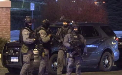 টরন্টোতে বারে গুলিবর্ষণ, আহত ১২ 