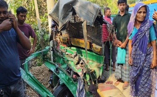 গাজীপুরে ট্রাক-অটোরিকশা সংঘর্ষ, নিহত ৩ 