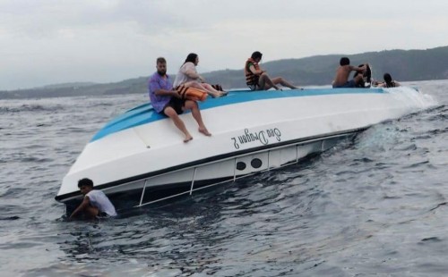 ইন্দোনেশিয়ায় নৌকা ডুবি, পর্যটক নিহত 