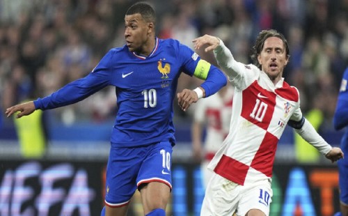 শ্বাসরুদ্ধকর লড়াইয়ে সেমিফাইনালের টিকিট পেল ফ্রান্স 