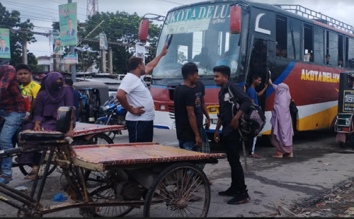 অতিরিক্ত ভাড়া আদায় এবার ভাড়া ডাকাতিতে পরিণত হয়েছে 