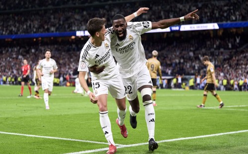 বার্নাব্যুতে গোল উৎসব, শ্বাসরুদ্ধকর ম্যাচে ফাইনালে রিয়াল মাদ্রিদ 