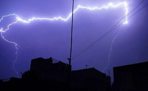 বজ্রপাতে ভারত ও নেপালে নিহত ৬৯ 