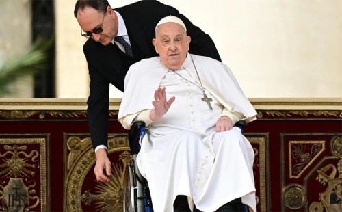 পোপের উপস্থিতি ঘিরে উদ্বেগ 