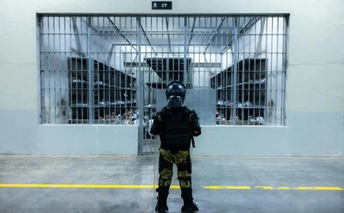 যুক্তরাষ্ট্রে অভিযুক্ত ভেনিজুয়েলার ২৭ অধিবাসী 