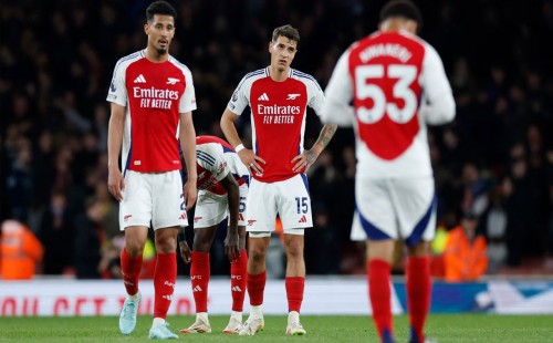 ফের পা হড়কাল আর্সেনাল, শিরোপার দৌড়ে এগিয়ে লিভারপুল 