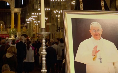 পোপের শেষকৃত্যে যোগ দেবেন না বলুয়ার্তে 