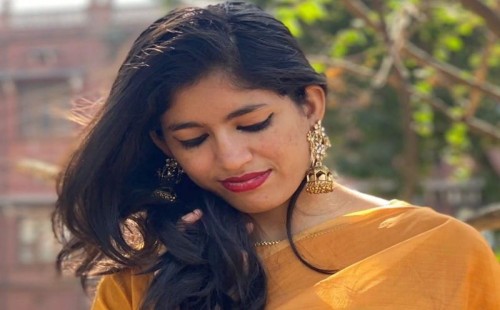 মধ্যরাতে উমামা ফাতেমার ফেসবুক পোস্ট ভাইরাল 