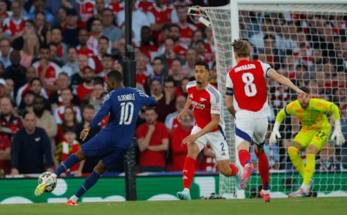 আর্সেনালকে স্তব্ধ করে ফাইনালে এক পা পিএসজির! 