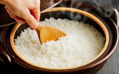 নারকেল তেল দিয়ে ভাত রান্না করে খেলে যা হয় 
