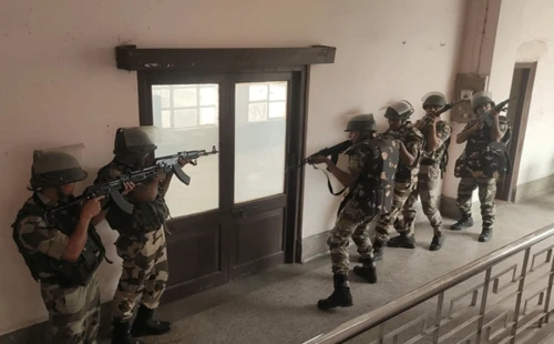 ফারাক্কা বাঁধ সংলগ্ন এলাকায় ভারতের যৌথ সামরিক মহড়া 