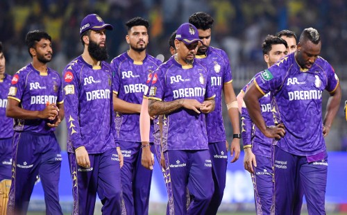 আইপিএলে ডিফেন্ডিং চ্যাম্পিয়নদের বিদায়, টিকে আছে যারা 