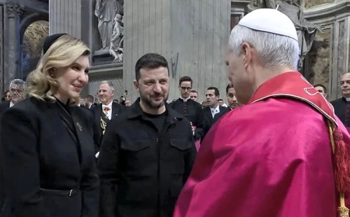 জেলেনস্কির সঙ্গে সাক্ষাৎ করবেন পোপ 