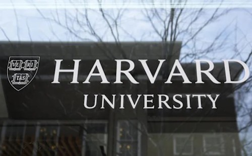 প্রশাসনের বিরুদ্ধে হার্ভার্ডের মামলা 