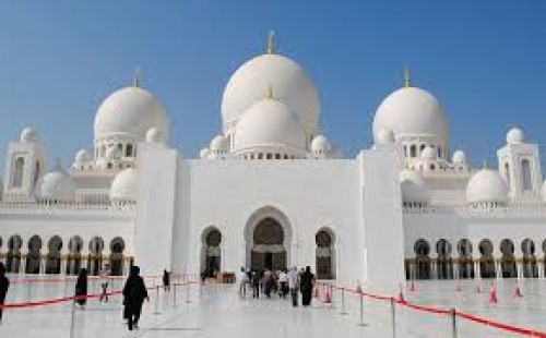 জুমার দিনে ইবাদতের পাশাপাশি প্রতিবাদ 