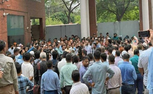 সচিবালয়ে চতুর্থ দিনের মতো বিক্ষোভ 