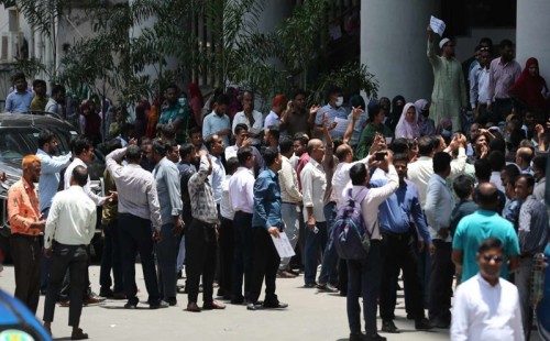 সচিবালয়ে বিক্ষোভ: সিদ্ধান্ত প্রধান উপদেষ্টা দেশে ফেরার পর 