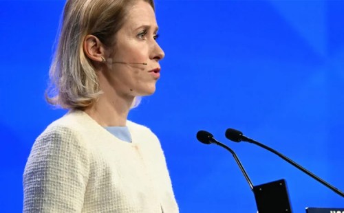 ট্রাম্পের ‘কঠোর ভালোবাসা’ 