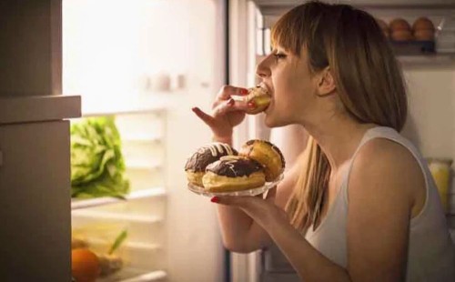 মাঝরাতে খিদে লাগা নিয়ন্ত্রণে রাখবে যেসব খাবার 