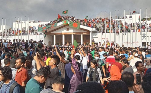 ৫ আগস্ট সরকারি ছুটির সিদ্ধান্ত 
