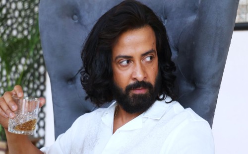 ঢাকার আন্ডারওয়ার্ল্ডে শাকিব খান! 