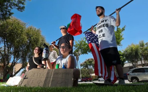 ক্যালিফোর্নিয়ায় আতঙ্কে ল্যাটিনোরা 