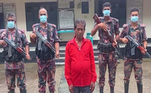 মহেশপুর সীমান্তে অনুপ্রবেশের সময় ভারতীয় নাগরিক আটক 