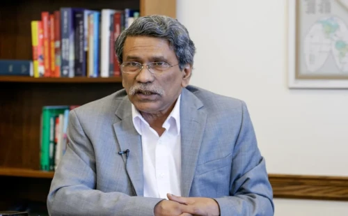 জাতীয় ঐকমত্য কমিশন কাউকে কিছু চাপিয়ে দেবে না: আলী রীয়াজ 