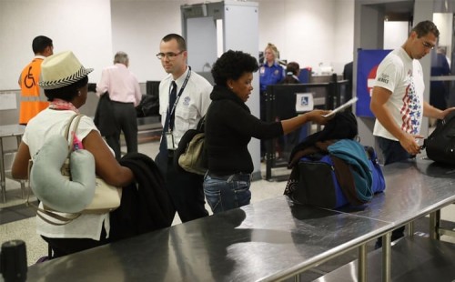 মার্কিন বিমানবন্দরে তল্লাশির নিয়ম পরিবর্তন 