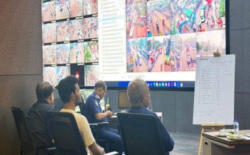 পুলিশ কন্ট্রোল রুমে বসে গোপালগঞ্জের ঘটনা পর্যবেক্ষণে দুই উপদেষ্টা 