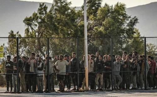 গ্রিসে ২০০ অভিবাসী আটক 